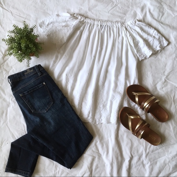 Blue Rain Francesca’s Off the Shoulder Top - Picture 1 of 4